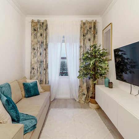 Apartamento Goa Amadora Luaran gambar